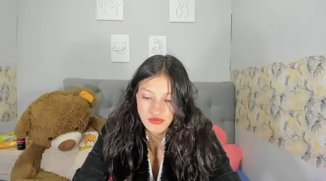 Snapshot of Emma-Wilson chatting on 01/30/25, 07:26 Emma-Wilson online show from 01/30/25, 07:26