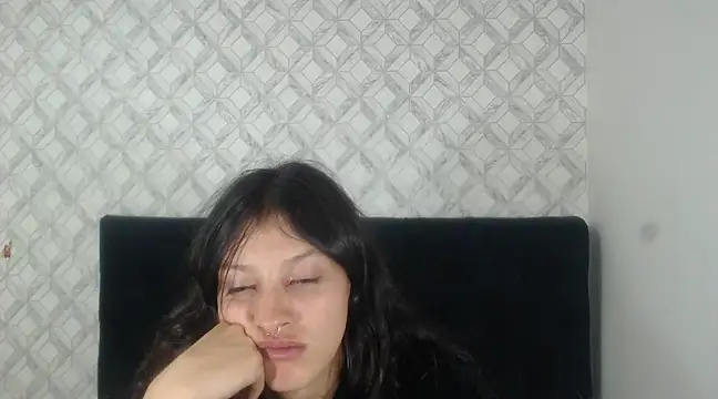 Snapshot of Emma-Wilson chatting on 02/18/25, 09:32 Emma-Wilson online show from 02/18/25, 09:32