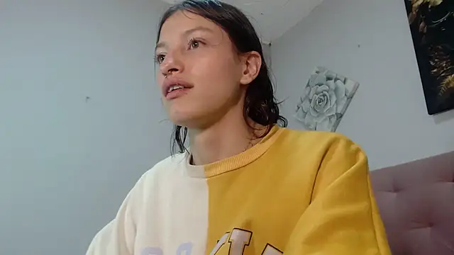 Snapshot of Emma-Wilson chatting on 03/14/25, 05:46 Emma-Wilson online show from 03/14/25, 05:46