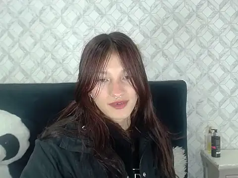 Snapshot of Emma-Wilson chatting on 09/19/25, 03:19 Emma-Wilson online show from 09/19/25, 03:19