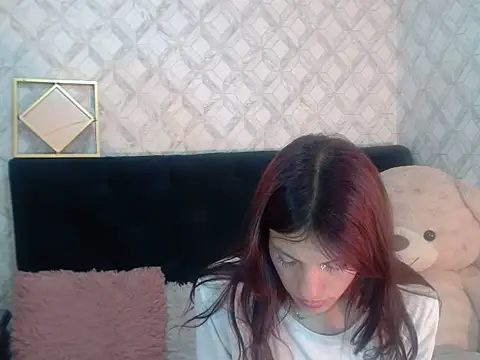 Snapshot of Emma-Wilson chatting on 09/25/25, 05:22 Emma-Wilson online show from 09/25/25, 05:22