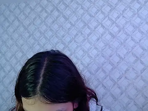 Snapshot of Emma-Wilson chatting on 04/12/26, 04:50 Emma-Wilson online show from 04/12/26, 04:50