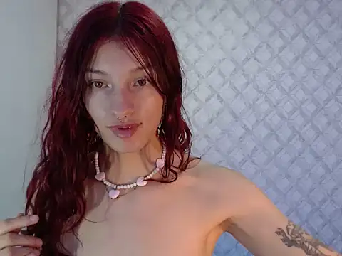 Snapshot of Emma-Wilson chatting on 06/05/26, 04:19 Emma-Wilson online show from 06/05/26, 04:19
