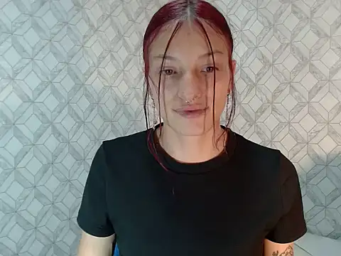 Snapshot of Emma-Wilson chatting on 06/09/26, 04:35 Emma-Wilson online show from 06/09/26, 04:35