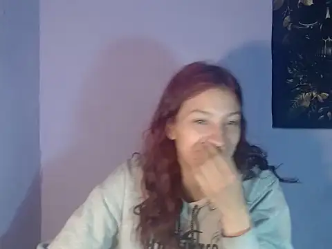 Snapshot of Emma-Wilson chatting on 07/08/26, 06:45 Emma-Wilson online show from 07/08/26, 06:45
