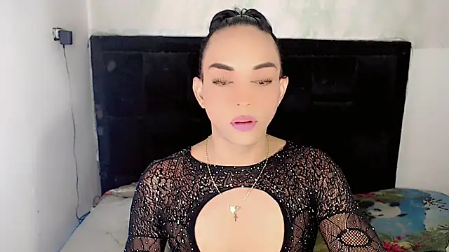 Snapshot of Michell_Queen chatting on 04/18/26, 01:20 Michell Queen online show from 04/18/26, 01:20