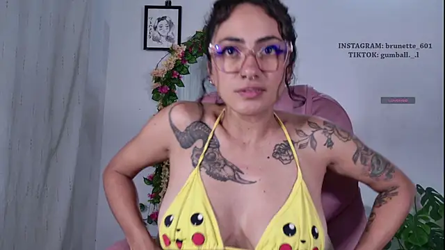Snapshot of paula_brunette chatting on 07/07/26, 03:53 paula brunette online show from 07/07/26, 03:53
