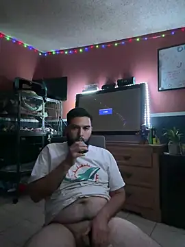 Snapshot of bigdickgio6923 chatting on 12/20/24, 07:44 bigdickgio6923 online show from 12/20/24, 07:44