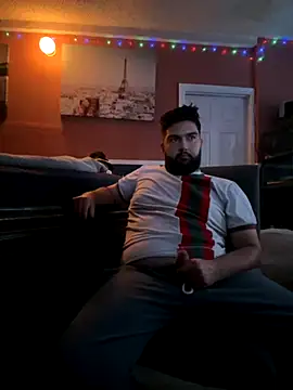 Snapshot of bigdickgio6923 chatting on 11/05/25, 04:34 bigdickgio6923 online show from 11/05/25, 04:34