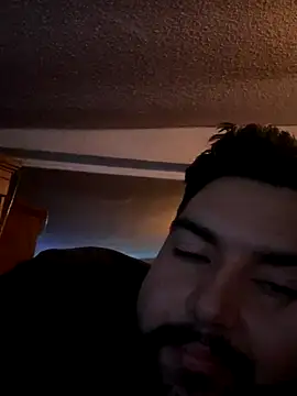 Snapshot of bigdickgio6923 chatting on 11/19/25, 12:32 bigdickgio6923 online show from 11/19/25, 12:32