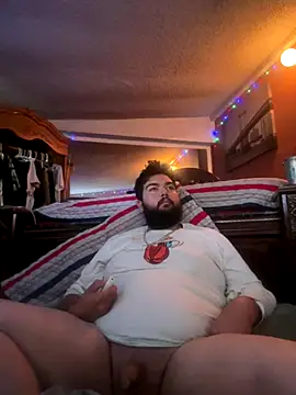 Snapshot of bigdickgio6923 chatting on 12/14/25, 04:23 bigdickgio6923 online show from 12/14/25, 04:23