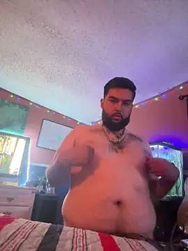 Snapshot of bigdickgio6923 chatting on 04/13/26, 01:00 bigdickgio6923 online show from 04/13/26, 01:00