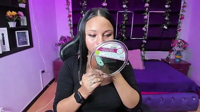 sweelanna   online show from 12/21/24, 02:41