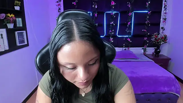 sweelanna   online show from 02/26/25, 04:58