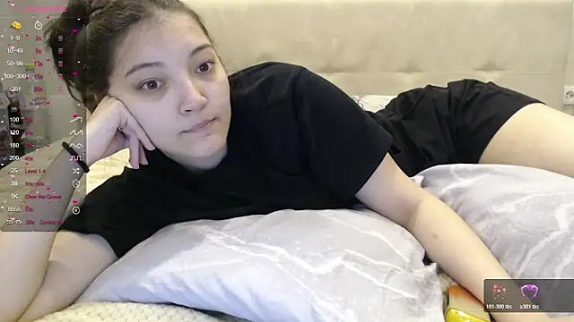 Snapshot of AlisaDevis chatting on 11/30/25, 01:37 AlisaDevis online show from 11/30/25, 01:37