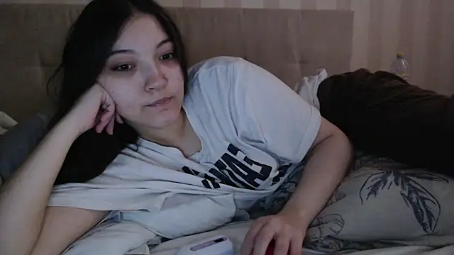 Snapshot of AlisaDevis chatting on 04/19/26, 05:07 AlisaDevis online show from 04/19/26, 05:07