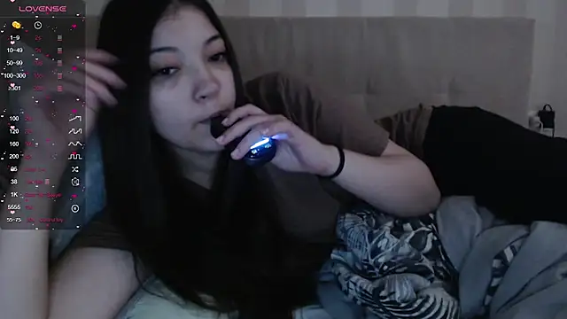Snapshot of AlisaDevis chatting on 07/25/26, 06:11 AlisaDevis online show from 07/25/26, 06:11