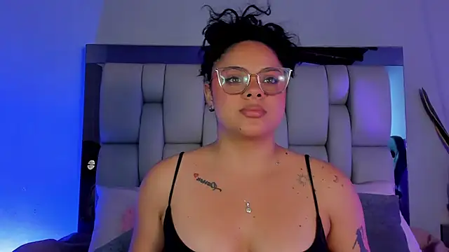 lunamartiinez online show from 12/09/24, 10:41