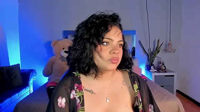 lunamartiinez online show from 12/13/24, 11:06