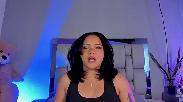 lunamartiinez online show from 12/19/24, 07:40