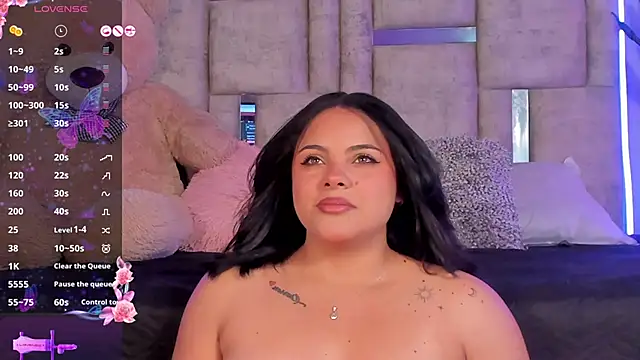 lunamartiinez online show from 01/12/25, 08:03