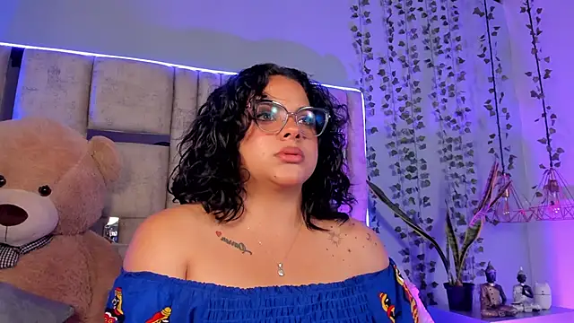 lunamartiinez online show from 01/27/25, 10:49