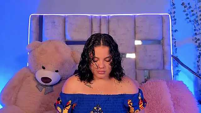 lunamartiinez online show from 02/01/25, 07:44