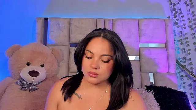 lunamartiinez online show from 02/07/25, 07:59