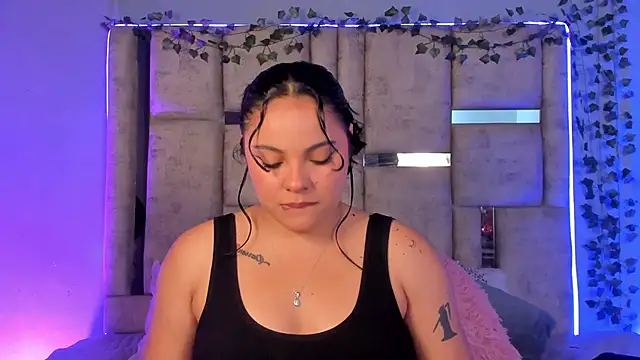 lunamartiinez online show from 02/16/25, 12:10