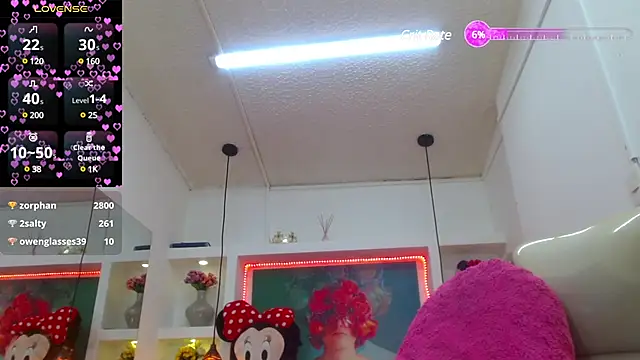 lorenapinto online show from 02/24/25, 01:57