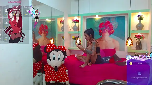 Snapshot of lorenapinto chatting on 03/24/26, 01:43 lorenapinto online show from 03/24/26, 01:43