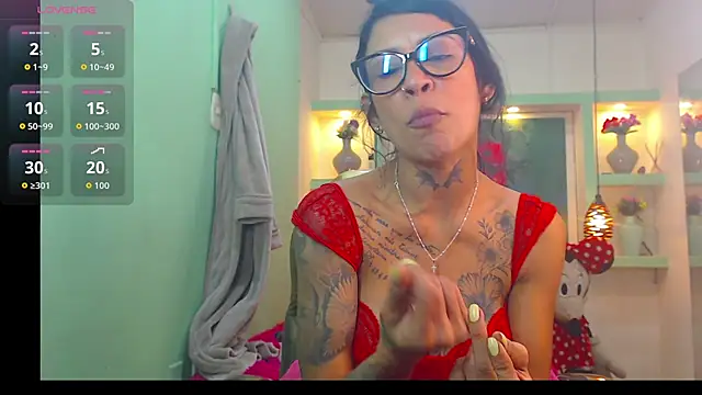 Snapshot of lorenapinto chatting on 06/10/26, 04:12 lorenapinto online show from 06/10/26, 04:12