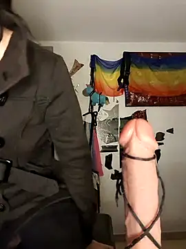 Snapshot of freyamoret chatting on 10/16/25, 04:02 freyamoret online show from 10/16/25, 04:02