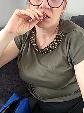 Snapshot of KristenVega chatting on 04/19/26, 12:48 KristenVega online show from 04/19/26, 12:48