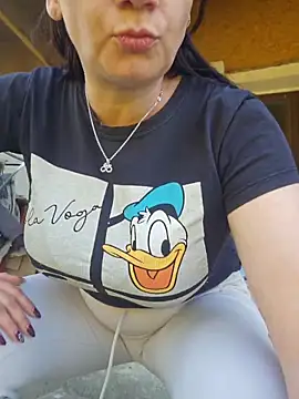 Snapshot of KristenVega chatting on 04/26/26, 11:41 KristenVega online show from 04/26/26, 11:41
