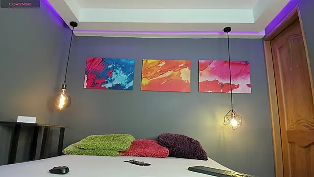 Snapshot of summer_lee_ chatting on 02/15/25, 06:33 summer lee online show from 02/15/25, 06:33