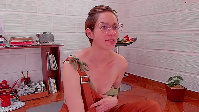 Snapshot of cuddlingbunny chatting on 01/18/25, 03:59 cuddlingbunny online show from 01/18/25, 03:59