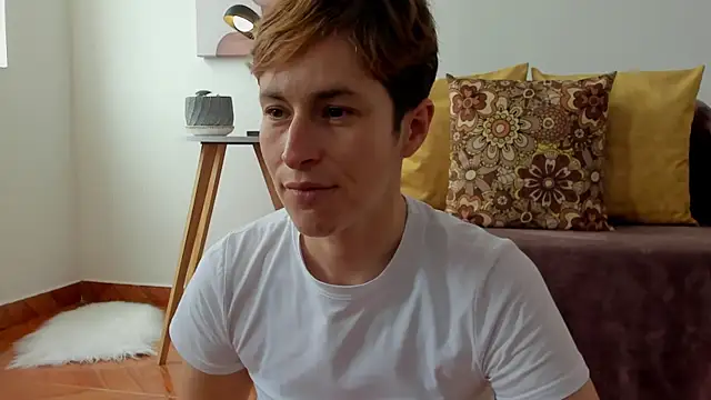 cuddlingbunny online show from 02/18/25, 06:04