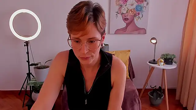 Snapshot of cuddlingbunny chatting on 02/28/25, 09:23 cuddlingbunny online show from 02/28/25, 09:23