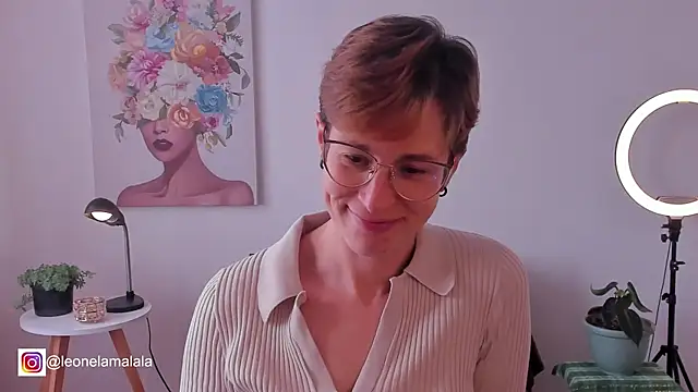 cuddlingbunny online show from 03/13/25, 04:34