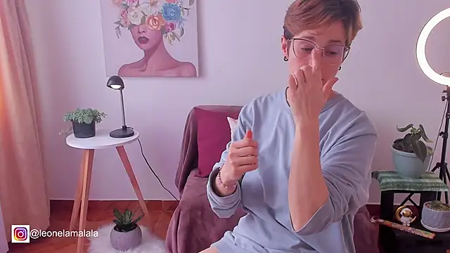 cuddlingbunny online show from 03/17/25, 06:53