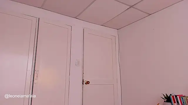 Snapshot of cuddlingbunny chatting on 03/21/25, 07:24 cuddlingbunny online show from 03/21/25, 07:24