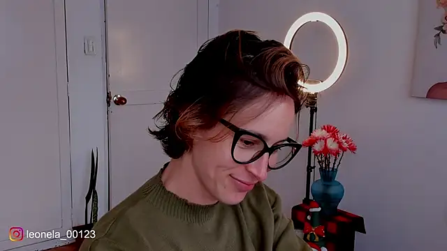 Snapshot of cuddlingbunny chatting on 12/19/25, 06:26 cuddlingbunny online show from 12/19/25, 06:26