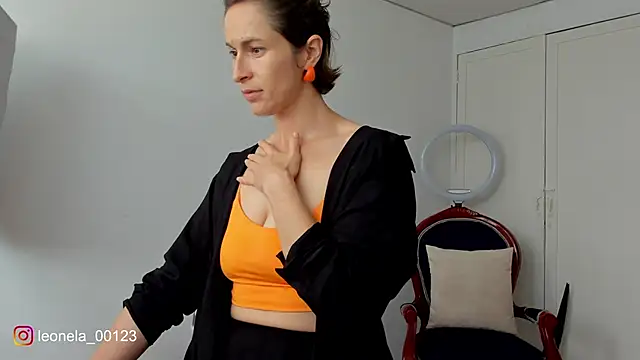 Snapshot of cuddlingbunny chatting on 12/21/25, 06:15 cuddlingbunny online show from 12/21/25, 06:15