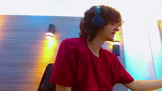 Snapshot of Sr_BonnyEthan chatting on 04/11/26, 01:04 Sr BonnyEthan online show from 04/11/26, 01:04