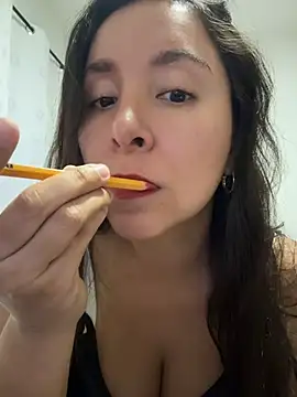 Snapshot of emely_sexx20 chatting on 04/30/26, 10:58 emely sexx20 online show from 04/30/26, 10:58