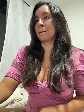 Snapshot of emely_sexx20 chatting on 05/24/26, 12:37 emely sexx20 online show from 05/24/26, 12:37