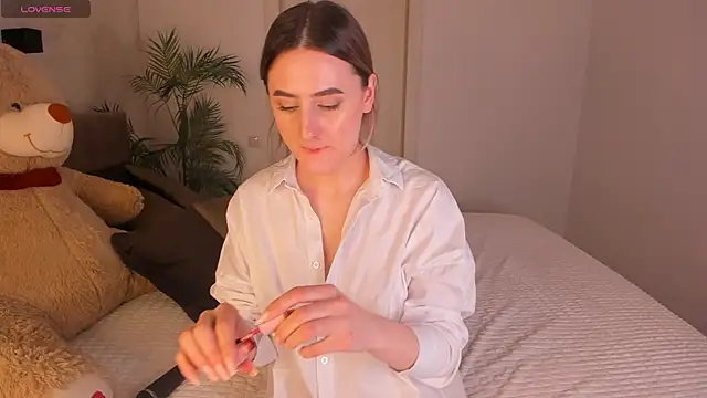 Snapshot of helen_ramsay chatting on 04/06/26, 03:46 helen ramsay online show from 04/06/26, 03:46