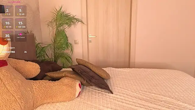 Snapshot of helen_ramsay chatting on 04/12/26, 03:39 helen ramsay online show from 04/12/26, 03:39