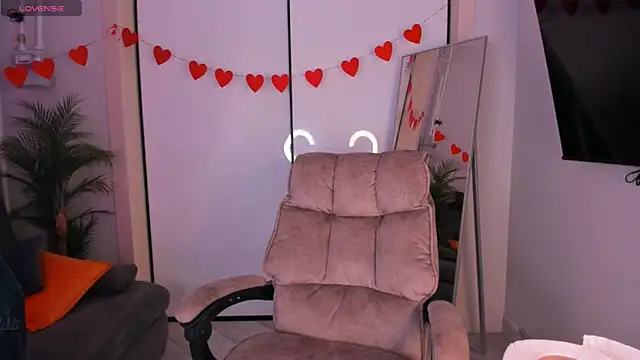 Snapshot of helen_ramsay chatting on 04/13/26, 03:06 helen ramsay online show from 04/13/26, 03:06